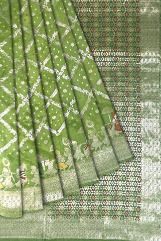 Ta la hi Collections Bandhej Silk Saree for Women, Indian Women's Green Silk Saree with Zari Pallu and Unstitched Blouse for Wedding, Party/Talahi Collections