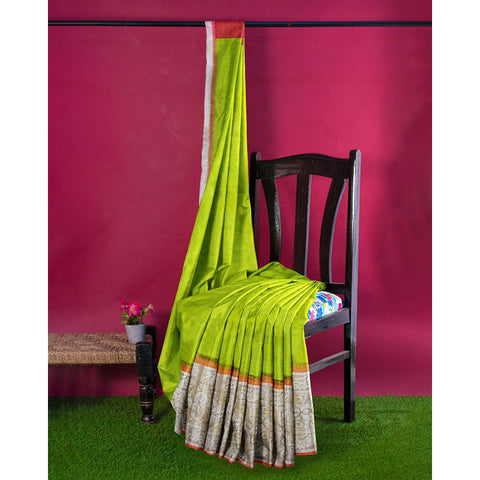 Ta la hi Collections Magalagiri pattu Silk Saree for Women, Stithced Readymade blouse (34-38) - Parrot Green/Talahi Collections