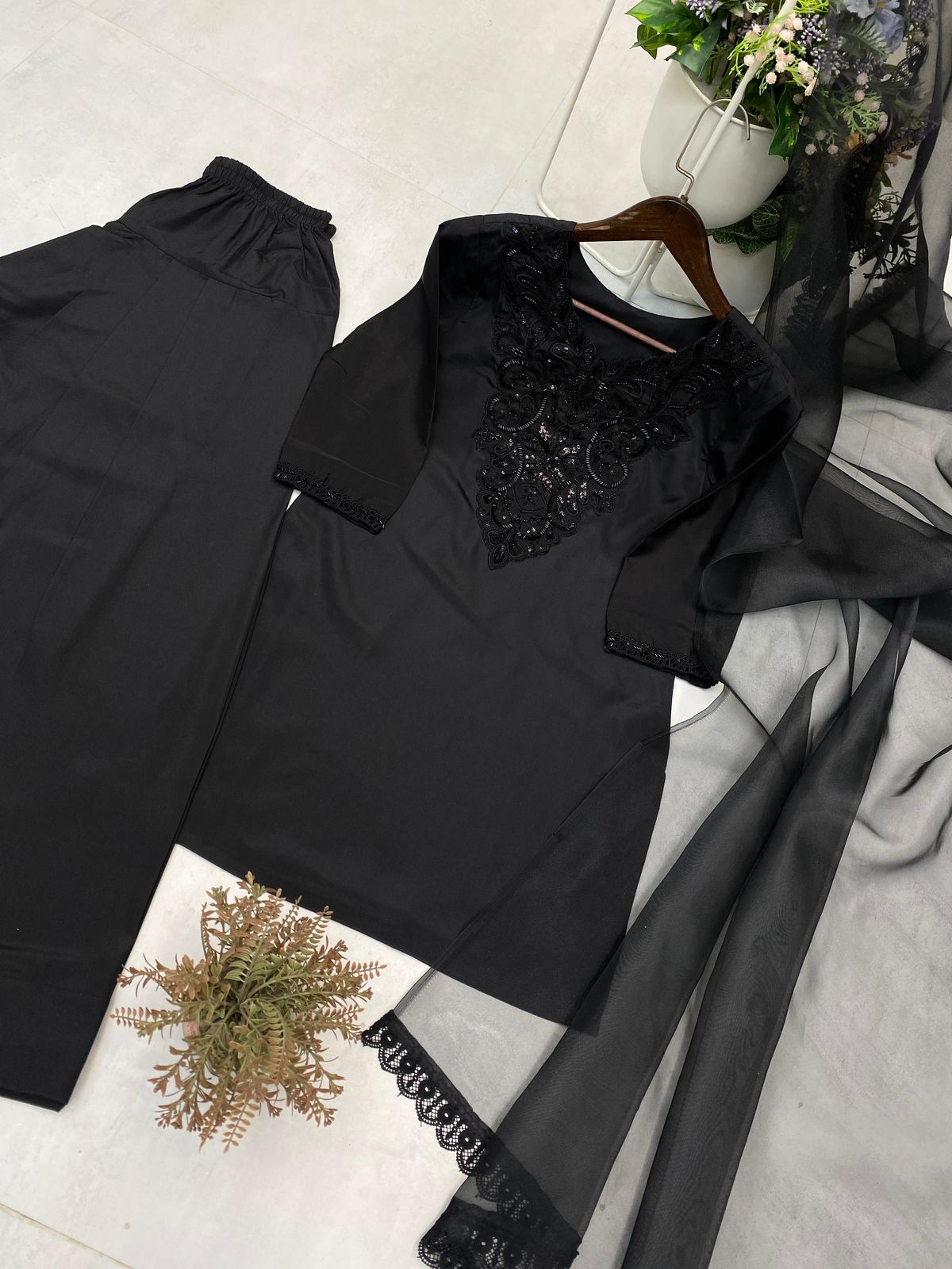 Pakistani Readymade Kurta with palazzo and Dupatta Set Salwar kameez