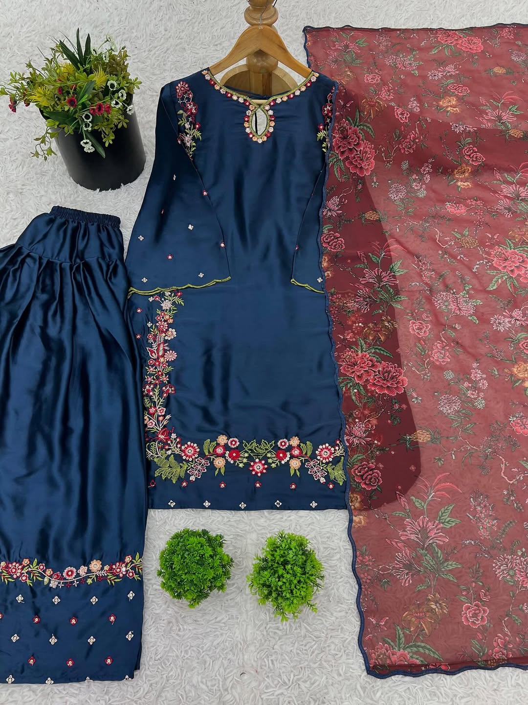 Pakistani Readymade Kurta with palazzo and Dupatta Set Salwar kameez