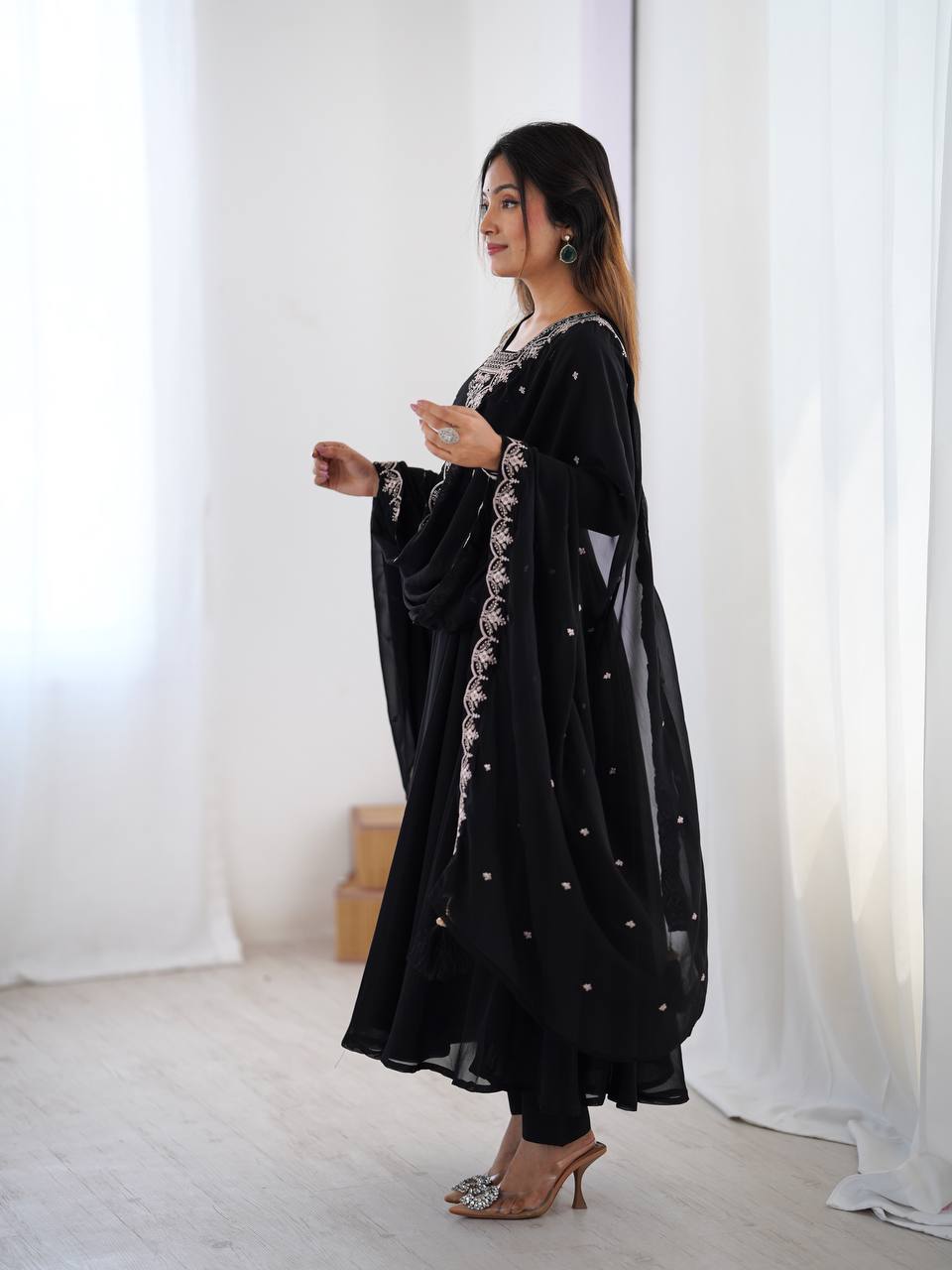 Embroidered Anarkali Suit Set with Dupatta – Available in Royal Purple, Classic Black & Green