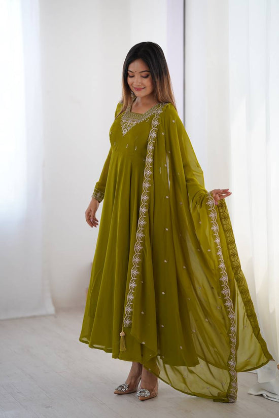 Embroidered Anarkali Suit Set with Dupatta – Available in Royal Purple, Classic Black & Green